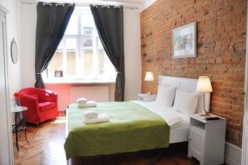 Фотографии Гостевой дом On The Square Guesthouse г. Львов (Украина) №1 Фото Гостевой дом On The Square Guesthouse г. Львов 1