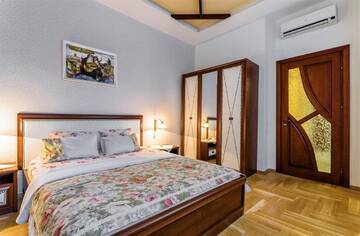 Фотографии Апартаменты Apartment in Historical Center г. Львов (Украина) №2 Фото Апартаменты Apartment in Historical Center г. Львов 2