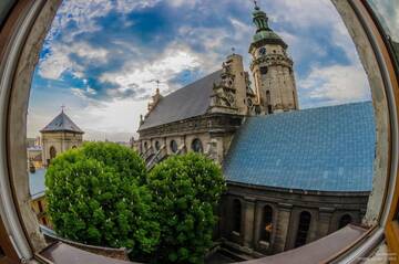 Фотографии Апартаменты Lviv Amazing Rooftop Apartment г. Львов (Украина) №1 Фото Апартаменты Lviv Amazing Rooftop Apartment г. Львов 1
