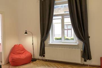 Фотографии Апартаменты Red and Yellow Apartment Modern г. Львов (Украина) №4 Фото Апартаменты Red and Yellow Apartment Modern г. Львов 4