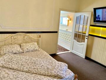 Фотографии Апартаменты Apartment near the Opera House 2 separate bedrooms for 4 guests г. Львов (Украина) №4 Фото Апартаменты Apartment near the Opera House 2 separate bedrooms for 4 guests г. Львов 4