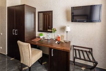 Фото номера Стандартный одноместный номер Отель Taurus Hotel &amp; SPA г. Львов 3
