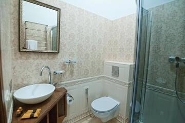Фото номера Семейный люкс с 2 спальнями Отель Mini-Hotel Guest House Inn Lviv г. Львов 4