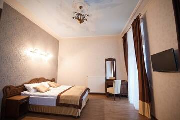 Фото номера Полулюкс Отель Mini-Hotel Guest House Inn Lviv г. Львов 2