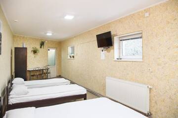 Фото номера Четырехместный номер эконом-класса Отель Economy Express Voyage Lviv г. Львов 7