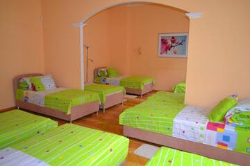 Фото номера Общий 10-местный номер для мужчин Хостелы Lviv Euro hostel г. Львов 7