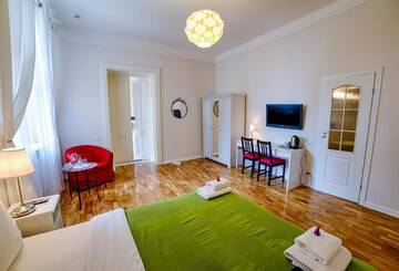 Фото номера Стандартный двухместный номер с 1 кроватью Гостевой дом On The Square Guesthouse г. Львов 19
