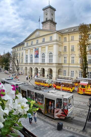 Фото номера Двухместный номер с 1 кроватью и окном Гостевой дом On The Square Guesthouse г. Львов 7
