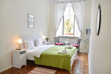 Фото номера Двухместный номер с 1 кроватью и окном Гостевой дом On The Square Guesthouse г. Львов 12