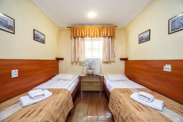 Фото номера Бюджетный двухместный номер с 2 отдельными кроватями Отель Hotel Kaiser Econom г. Львов 3