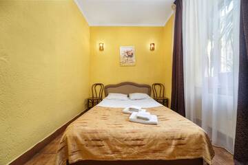 Фото номера Бюджетный двухместный номер с общей ванной комнатой Отель Hotel Kaiser Econom г. Львов 4