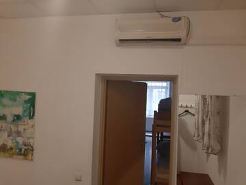 Фото номера Двухместный номер с 1 кроватью и общей ванной комнатой Хостелы Art Hostel г. Львов 4