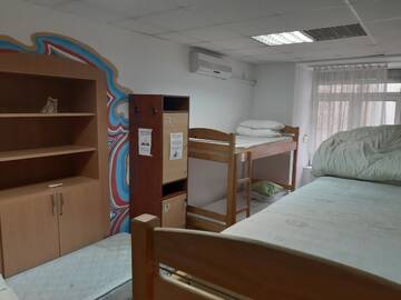 Фото номера Кровать в общем 6-местном номере для мужчин и женщин Хостелы Art Hostel г. Львов 3
