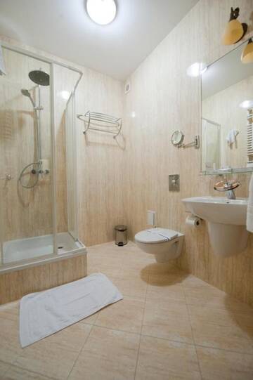 Фото номера Улучшенный двухместный номер с 1 кроватью Отель Deluxe Hotel Kupava г. Львов 3