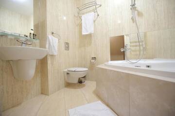 Фото номера Полулюкс Отель Deluxe Hotel Kupava г. Львов 7