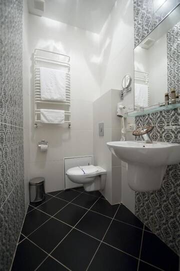 Фото номера Люкс для новобрачных Отель Deluxe Hotel Kupava г. Львов 3