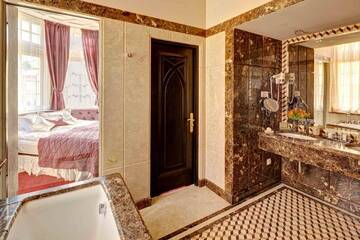 Фото номера Президентский люкс с балконом Отель Hotel Atlas Deluxe г. Львов 3