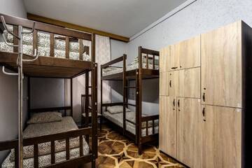 Фото номера Кровать в общем 6-местном номере Хостелы Хостел Севен г. Львов 5