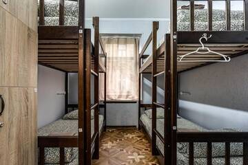 Фото номера Кровать в общем номере с 4 кроватями Хостелы Хостел Севен г. Львов 2
