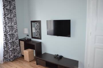Фото номера Улучшенные апартаменты Апарт-отели ApartLviv Apartments г. Львов 11