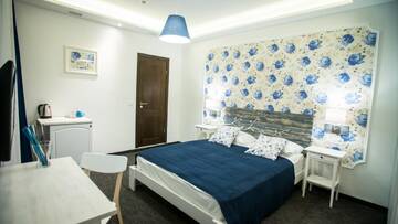Фото номера Бюджетный двухместный номер с 1 кроватью (без окна) Отель Central Hotel г. Львов 2