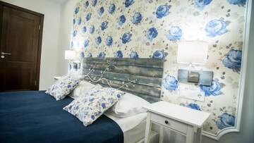 Фото номера Бюджетный двухместный номер с 1 кроватью (без окна) Отель Central Hotel г. Львов 3