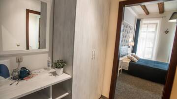 Фото номера Двухместный номер Делюкс с 1 кроватью и балконом Отель Central Hotel г. Львов 6