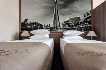 Фото номера Семейный номер Отель Rius Hotel г. Львов 2