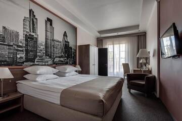Фото номера Семейный номер Отель Rius Hotel г. Львов 9