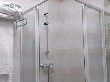 Фото номера Стандартный двухместный номер с 1 кроватью или 2 отдельными кроватями Отель Навария Нова отель возле Озера г. Львов 15
