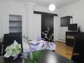 Фото номера Апартаменты - Проспект Свободы, 41T Апартаменты Apartment in the centre of Lviv г. Львов 4