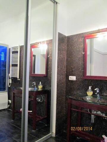 Фото номера Апартаменты - Проспект Свободы, 41T Апартаменты Apartment in the centre of Lviv г. Львов 7