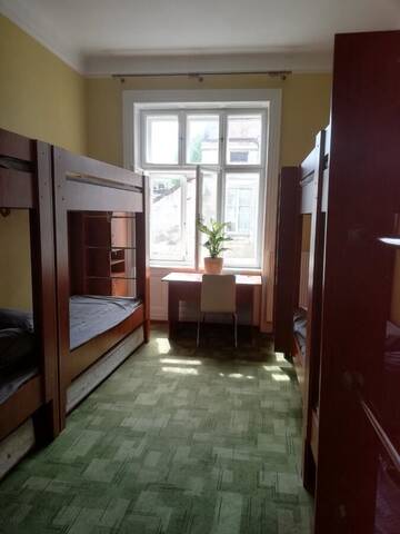 Фото номера Кровать в общем 8-местном номере для мужчин и женщин Хостелы Kava Hostel г. Львов 4