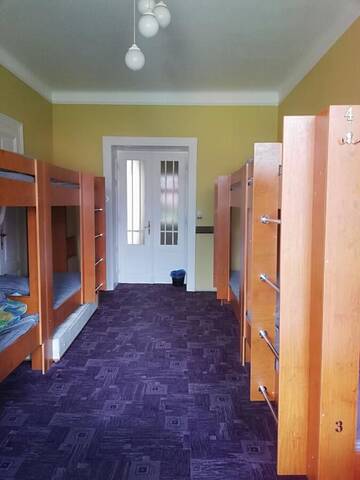Фото номера Кровать в общем 8-местном номере для мужчин и женщин Хостелы Kava Hostel г. Львов 6