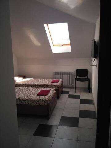 Фото номера Cемейный номер с собственной ванной комнатой Хостелы Hostel Vitan г. Львов 2