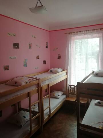 Фото номера Кровать в общем 8-местном номере для мужчин и женщин Хостелы Play Hostel г. Львов 2