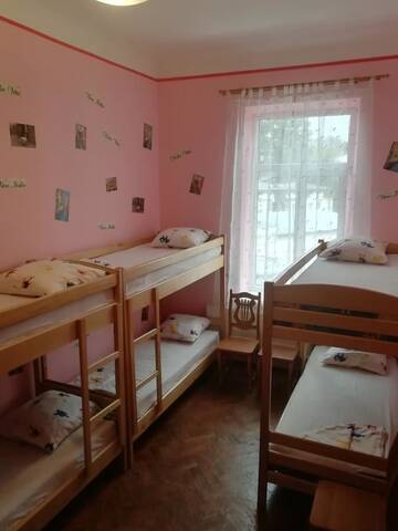 Фото номера Кровать в общем 8-местном номере для мужчин и женщин Хостелы Play Hostel г. Львов 5