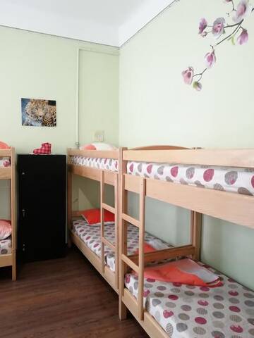 Фото номера Кровать в общем 8-местном номере Хостелы Play Hostel г. Львов 4