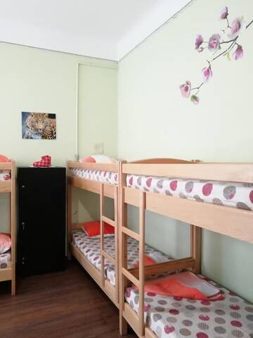 Фото номера Кровать в общем 8-местном номере Хостелы Play Hostel г. Львов 5