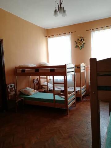 Фото номера Кровать в общем номере для мужчин и женщин с 10 кроватями Хостелы Play Hostel г. Львов 4