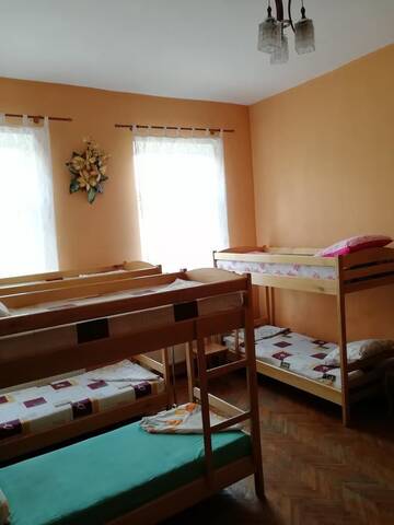 Фото номера Кровать в общем номере для мужчин и женщин с 10 кроватями Хостелы Play Hostel г. Львов 5