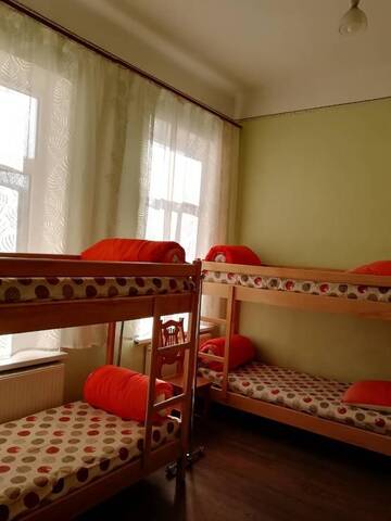 Фото номера Кровать в общем 8-местном номере Хостелы Play Hostel г. Львов 7