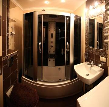 Фото номера Апартаменты с 2 спальнями Апартаменты ROMANTIC Apartments - TWO BEDROOMS г. Львов 29