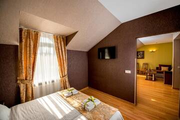 Фото номера Полулюкс с балконом Отель Hotel &amp; SPA Restaurant Pysanka г. Львов 4