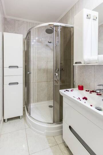 Фото номера Улучшенные апартаменты Апартаменты Avangard Qn Romana Apartment г. Львов 26