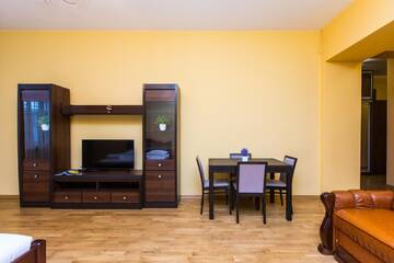 Фото номера Улучшенные апартаменты Апартаменты Avangard Qn Romana Apartment г. Львов 7