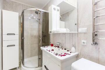 Фото номера Улучшенные апартаменты Апартаменты Avangard Qn Romana Apartment г. Львов 64