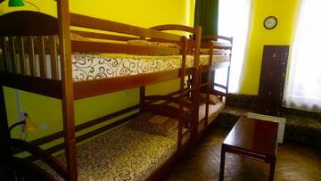 Фото номера Четырехместный номер с общей ванной комнатой Хостелы Hostel Drive г. Львов 2