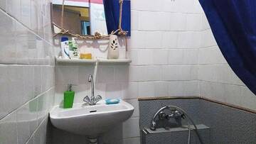 Фото номера Кровать в общем 8-местном номере Хостелы Hostel Drive г. Львов 31