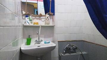 Фото номера Кровать в общем 8-местном номере Хостелы Hostel Drive г. Львов 16